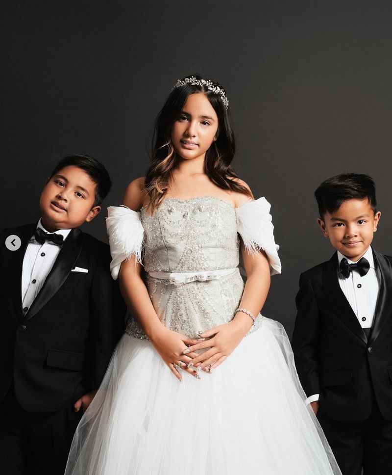 Nia Ramadhani Nia Ramadhani dan keluarga