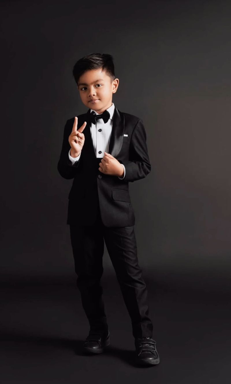 Nia Ramadhani Nia Ramadhani dan keluarga