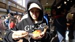 Nikita Mirzani Asyik Liburan di Jepang, Cicip Sate Wagyu hingga Ramen