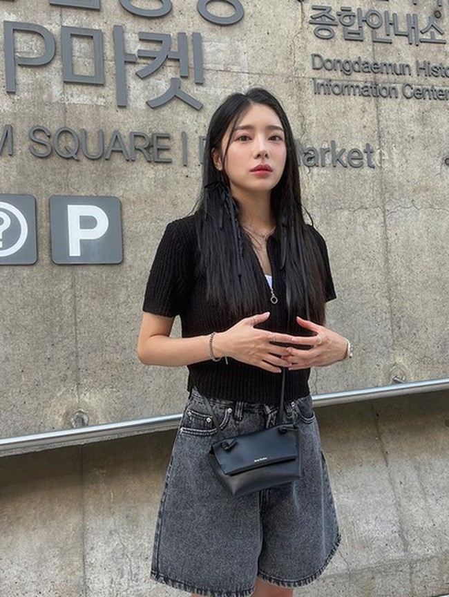 Mantan idol K-Pop Park Cho Hyeon sebelumnya menjadi anggota SEEART yang sekarang sudah bubar. Kini dia membawa berita kontroversial karena pengakuannya yang menjadi lesbian. Foto: dok. Instagram