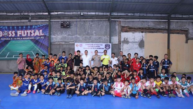 Polsek Mampang Prapatan kampanye anti bullying lewat futsal