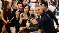 OPPO menggelar Pop Up Store di Tunjungan Plaza Surabaya dalam rangka meluncurnya Find N3 Series. Acara ini dimeriahkan ragam kegiatan yang menarik minat para konsumen high-end.