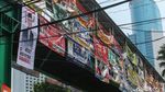 Pusing! Spanduk Pemilu Tutupi JPO Mas Mansyur Jakarta