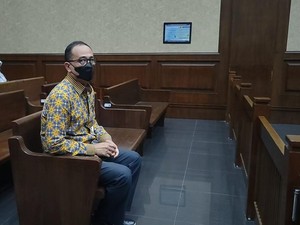 Rafael Alun Pakai Batik Seragam Ditjen Pajak Jaksel Saat Baca Pleidoi