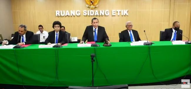 https://awsimages.detik.net.id/community/media/visual/2023/12/27/sidang-etik-firli-bahuri-dok-youtube-kpk.jpeg?w=650&q=80