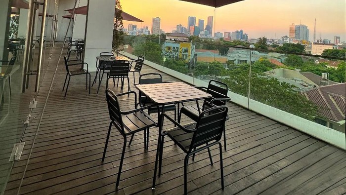 Sky view lounge di Harris Hotel & Conventions.