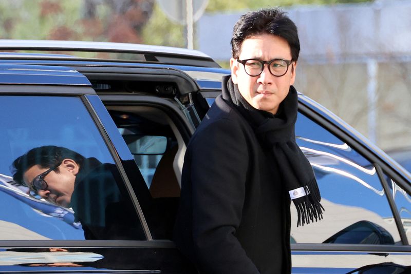 South Korean actor Lee Sun-kyun arrives at a police station for questioning regarding his alleged illegal drug use in Incheon, South Korea, December 23, 2023.    Yonhap via REUTERS   THIS IMAGE HAS BEEN SUPPLIED BY A THIRD PARTY. NO RESALES. NO ARCHIVES. SOUTH KOREA OUT. NO COMMERCIAL OR EDITORIAL SALES IN SOUTH KOREA.