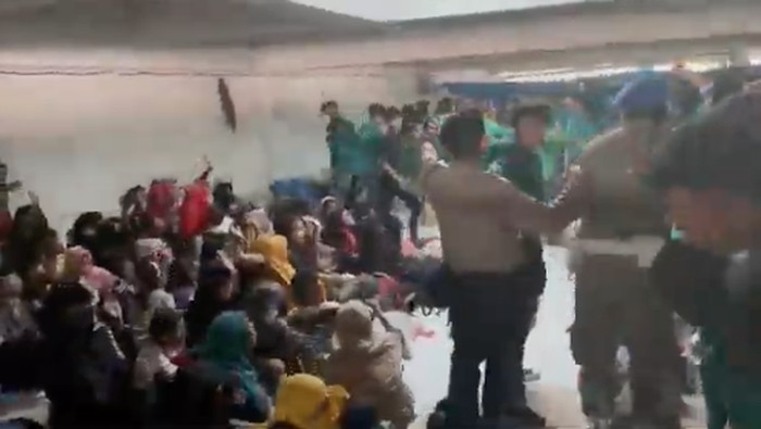 Viral Mahasiswa Aceh Bawa Paksa Pengungsi Rohingya ke Kemenkumham