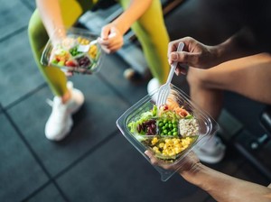 Lebih Baik Makan Sebelum atau Sesudah Olahraga? Ini Kata Ahli
