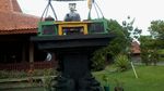 10 Tugu Makanan Unik di Berbagai Daerah, Gerobak Nasgor hingga Petai