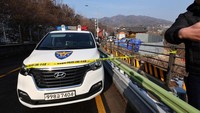 Lee Sun Kyun yang hingga kini masih diselidiki kasus dugaan narkoba itu ditemukan di dalam mobil di kawasan Seoul pukul 10.30 waktu setempat. 