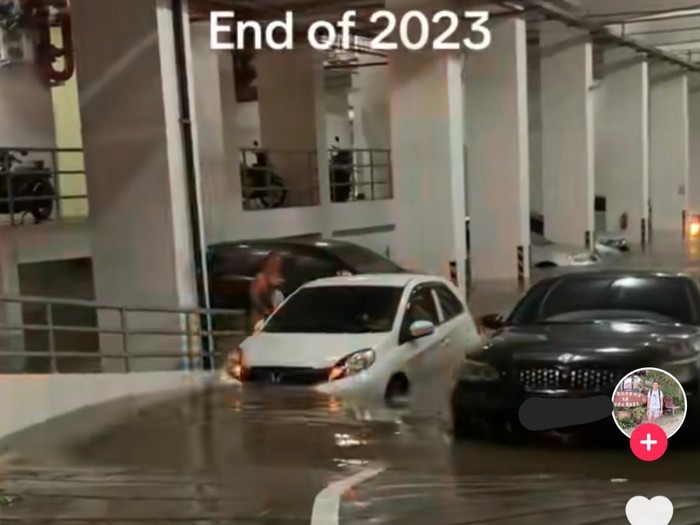 banjir di basement apartemen/Tangkapan layar TikTok @zelcitra