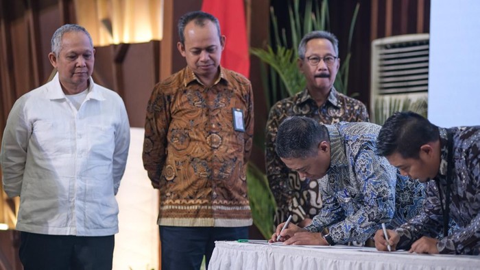 Bank BTN Penyalur FLPP Tertinggi Tahun 2023 Bank BTN terus berkomitmen menjadi mitra Pemerintah dan BP Tapera untuk terus berkontribusi di 2024 agar Masyarakat Berpenghasilan Rendah (MBR) memiliki hunian yang layak.