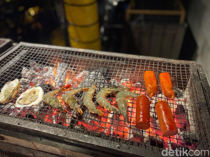 Makan Malam BBQ di Semawis Padma Hotel Semarang