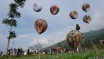 Belasan Balon Tradisional Meriahkan Libur Nataru di Bukit Seroja