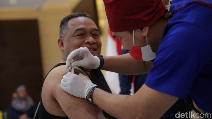 Badan Pelindungan Pekerja Migran Indonesia (BP2MI) menggelar vaksinasi booster kedua atau dosis keempat COVID-19 untuk para pegawai.