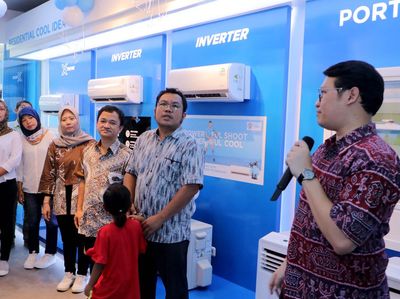 Buka Gerai Kedua Proshop di Jakarta Kenalkan Mobile Service
