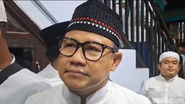 Cak Imin dan Anies Baswedan mengunjungi ponpes di Situbondo.