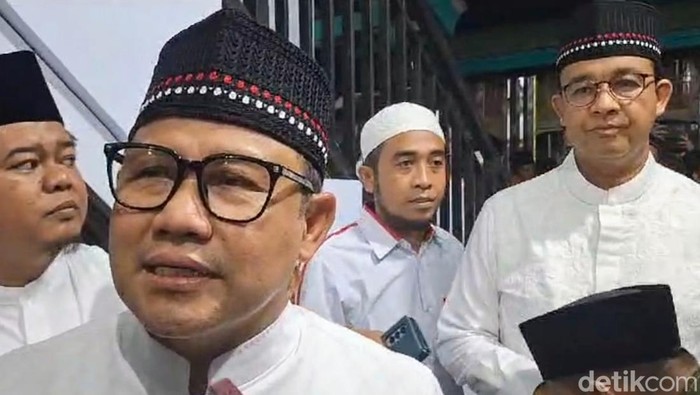 Cak Imin dan Anies Baswedan mengunjungi ponpes di Situbondo.