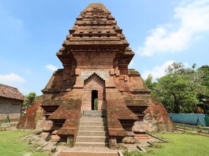 Mengenal Candi Dermo, Lokasi dan Harga Tiket Masuk