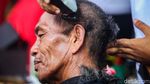 Cukur Gratis Biar Sekeren Ganjar-Mahfud