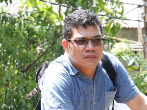 Mendorong Oposisi Alternatif