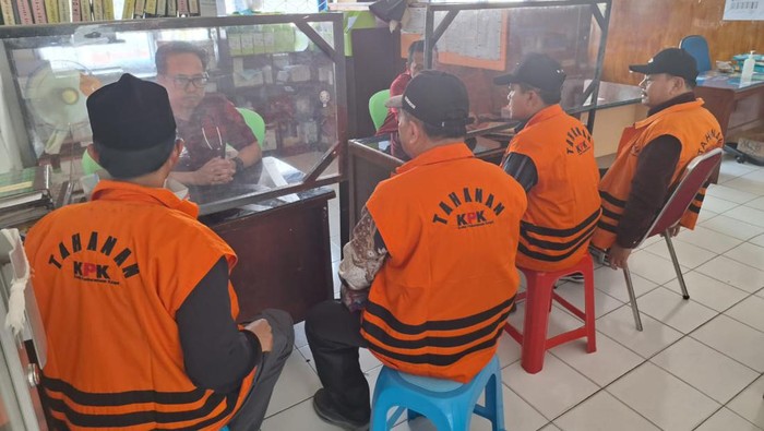 Empat tahanan KPK kasu suap ketok palu RAPBD Jambi dititipkan ke Lapas Kelas IIA Jambi.