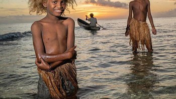 Untuk karya-karya mengesankan lainnya kamu bisa mengunjungi halaman Instagramnya di akun @maxxeto. Potret anak-anak dari pulau Solomon. Foto: Boredpanda/Massimo Bietti