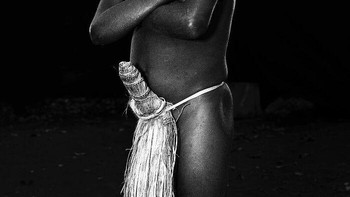 Pakaian khas anak-anak dari Vanuatu. Foto: Boredpanda/Massimo Bietti