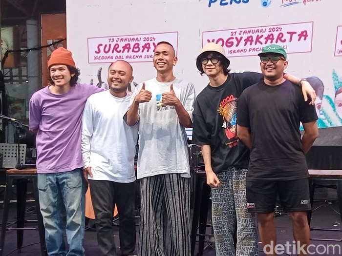 Fourtwnty mengumumkan konser tur album Nalar di 3 kota Indonesia pada konferensi pers yang digelar di kawasan Kemayoran, Jakarta Pusat, Kamis (28/12/2023).