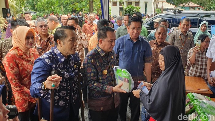 Gebyar Pasar Murah digelar untuk menekan inflasi di Sumsel.