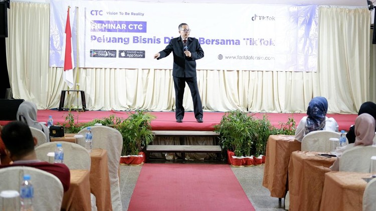 Inovasi IoT Lewat Cloudphone Perkembangan teknologi di era digitalisasi kian bertambah pesat. Salah satunya hadirnya Cloudphone.