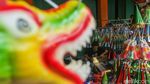 Intip Pembuatan Terompet Tahun Baru 2024