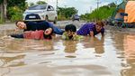 Jalanan Viral di Lampung Tengah: Dulu Kubangan, Beton Mulus Kemudian
