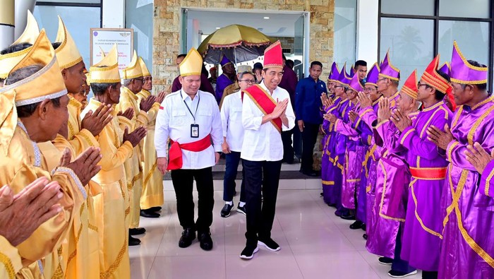 Jokowi Dapat Gelar Adat dari Dewan Adat Talaud, Ini Maknanya