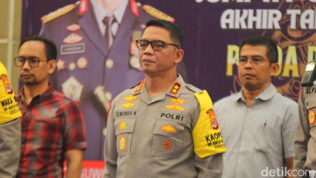 Kapolda DIY Irjen Suwondo Nainggolan saat memberikan paparan rilis akhir tahun Polda DIY di Sheraton Mustika, Sleman, Kamis (28/12/2023).