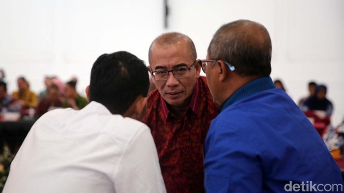 KPU Gelar Rapat Pleno Perubahan Metode Memilih di Luar Negeri KPU RI menggelar rapat pleno terbuka perubahan metode memilih di luar negeri pada pemilu tahun 2024. Perubahan terjadi di New York, Praha, Hong Kong, dan Frankfurt.