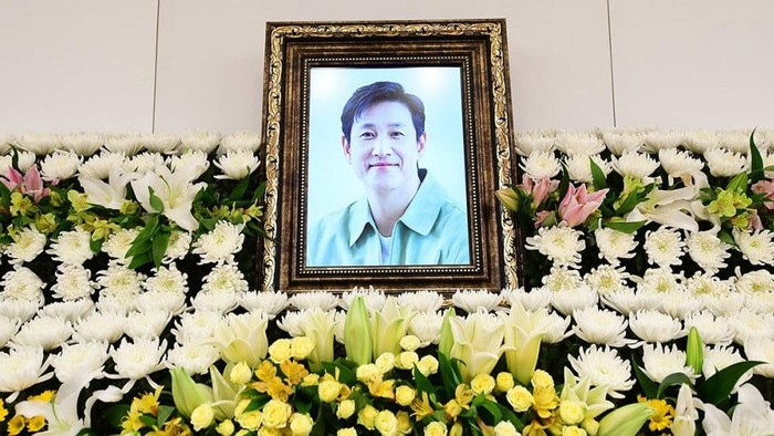 Foto Lee Sun Kyun di rumah duka, Rumah Sakit Seoul National University, pada Kamis (28/12/2023).