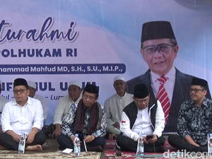 Mahfud Md Minta Aparat Tetap Persuasif Saat Tangani Ricuh di Papua