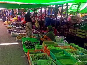 Kepala Dinas Perdagangan Kota Bima Klaim Harga Bahan Pokok Normal