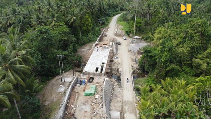 Pembangunan jalan di Kepulauan Talaud