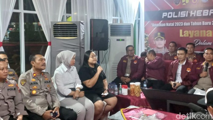 Pengasuh asrama difabel di Semarang, VE memberikan keterangan terkait tewasnya penghuni asrama, Kamis (28/12/2023).