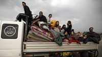 Mereka kini menuju perbatasan Rafah untuk mencari tempat perlindungan. (AP Photo/Mohammed Dahman)