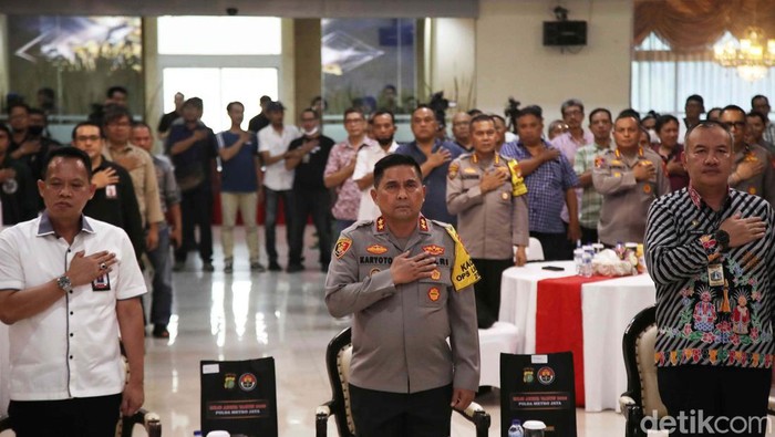 Polda Metro Jaya sampaikan rilis akhir tahun di Kamis (28/12/2023). Sejumlah kasus berhasil diselesaikan Polda Metro Jaya selama tahun 2023.
