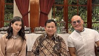 Sabrina Chairunnisa dan Deddy Corbuzier juga sempat makan bareng Prabowo loh. Pasangan itu bertemu dan makan bersama Prabowo ketika hari raya Idul Fitri tahun ini. Foto: Instagram @sabrinachairunnisa