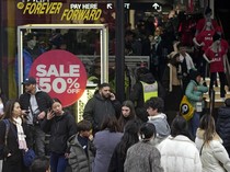 Potret Warga Inggris Berburu Diskon di Boxing Day