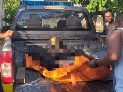 Pria di Kupang yang membakar diri saat polisi hendak menggeledah karena kepemilikan 6 senpi rakitan, Senin (25/12/2023). (Dok: Polsek Alak)