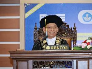 Unair Kukuhkan 9 Guru Besar Bidang Kedokteran dan Ekonomi Bisnis