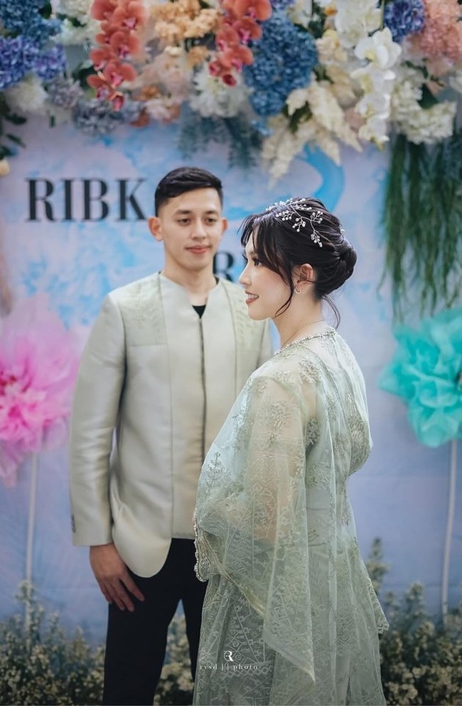 Sebelumnya, atlet bulutangkis Jonathan Christie juga baru saja mengakhiri masa lajangnya. Kini Rian dan Ribka pun menyusul rekannya tersebut untuk melangkah ke jenjang yang lebih serius yaitu lamaran dan pernikahan. Foto: Instagram