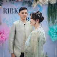 Sebelumnya, atlet bulutangkis Jonathan Christie juga baru saja mengakhiri masa lajangnya. Kini Rian dan Ribka pun menyusul rekannya tersebut untuk melangkah ke jenjang yang lebih serius yaitu lamaran dan pernikahan. Foto: Instagram